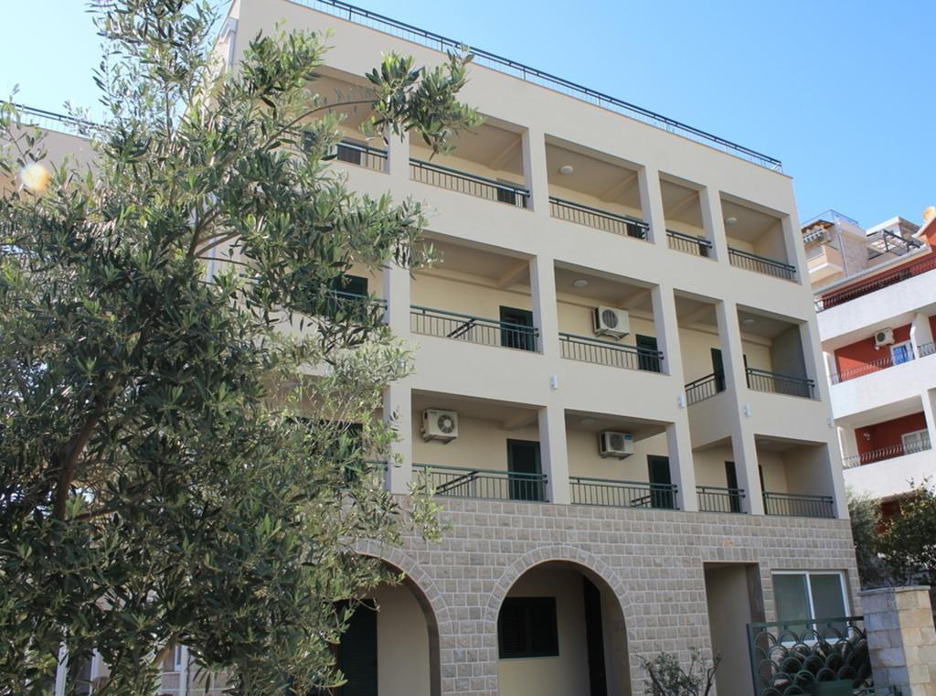 Guest House Medin Petrovac Extérieur photo