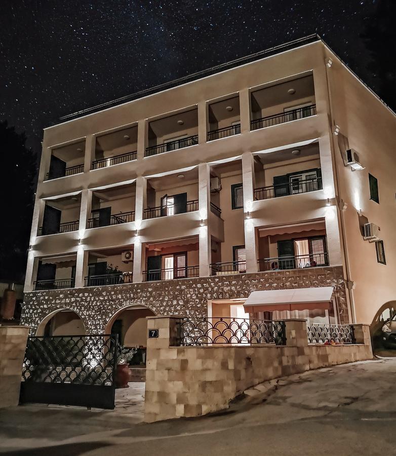 Guest House Medin Petrovac Extérieur photo
